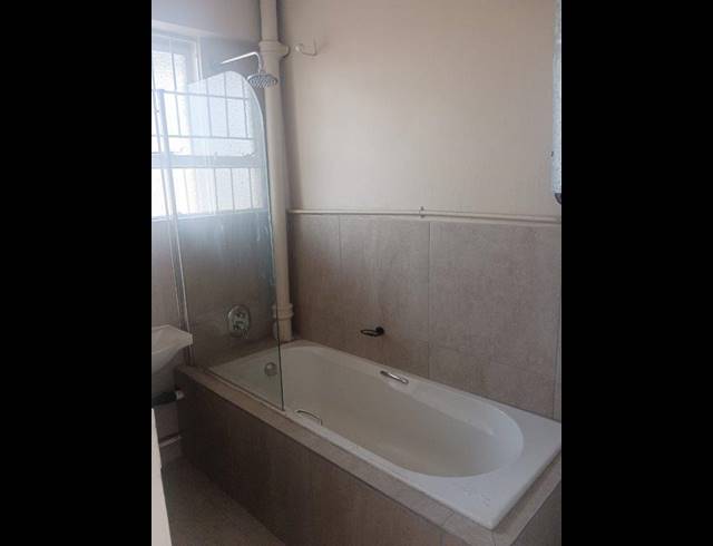 2.5 BEDROOM APARTMENT FOR SALE IN BULWER